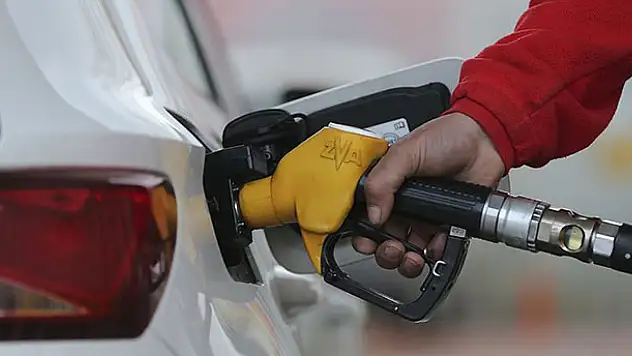 Benzine 13 kuruş zam