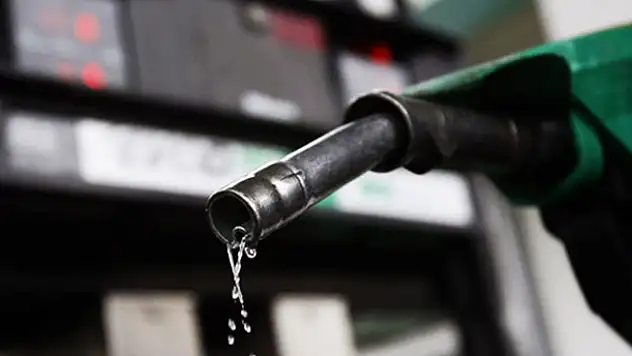 Benzine 13 kuruş zam geliyor