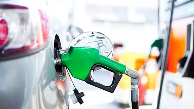 Benzine 1,43 lira, motorine 1,38 lira zam bekleniyor