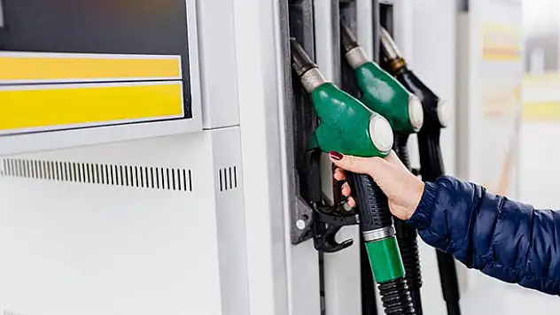 Benzine 15 kuruş zam