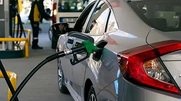Benzine 2 lira 11 kuruş zam geldi! Yeni zamlar kapıda!
