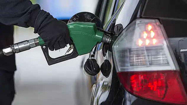 Benzine 2 lira 13 kuruş, motorine  1 lira 88 kuruş indirim geliyor! 
