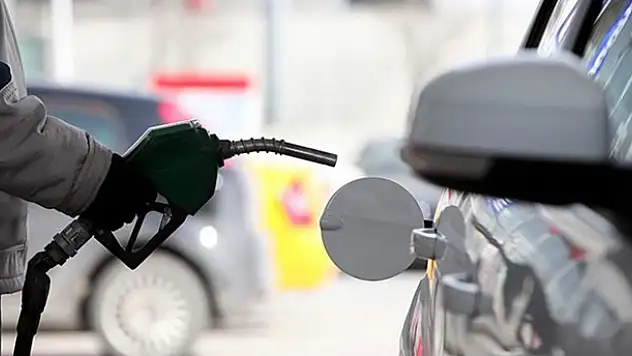 Benzine 21 kuruş zam