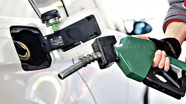 Benzine 22, motorine 14 kuruş zam
