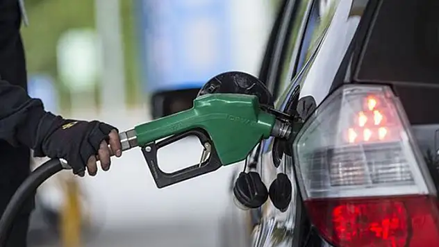 Benzine  2,23 TL, motorine 1,15 TL indirim geliyor
