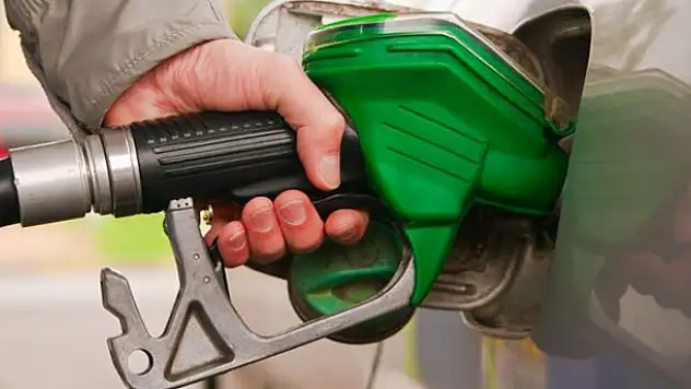 Benzine 27 kuruş zam