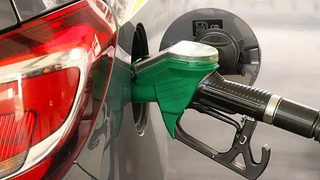 Benzine 27 Kuruş Zam Geldi
