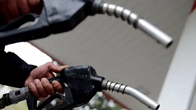 Benzine 44 kuruş zam geldi!
