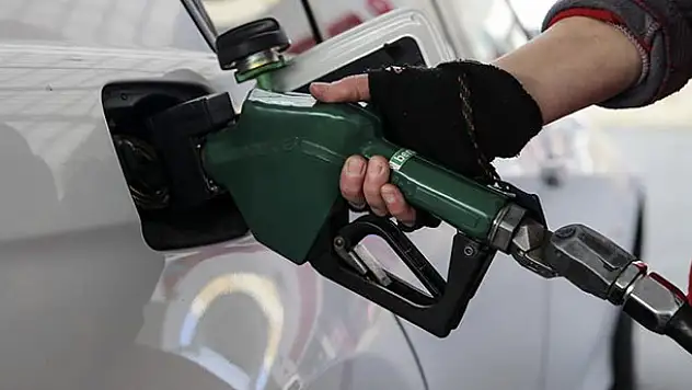 Benzine 6 kuruş zam
