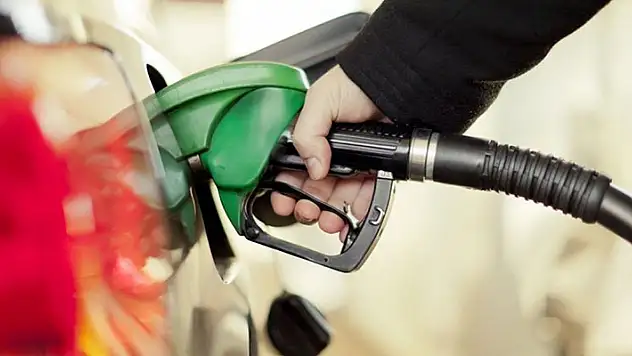 Benzine 71 kuruş zam yapıldı
