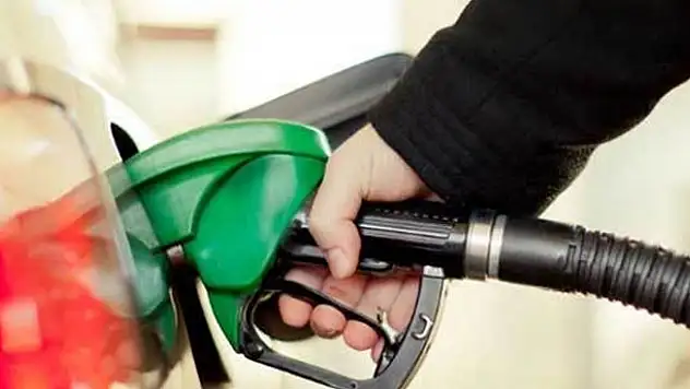 Benzine bir indirim daha geliyor!