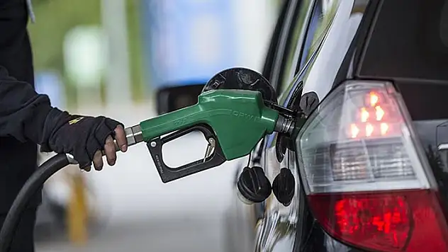Benzine bir indirim daha geliyor! 75 kuruş ucuzlayacak