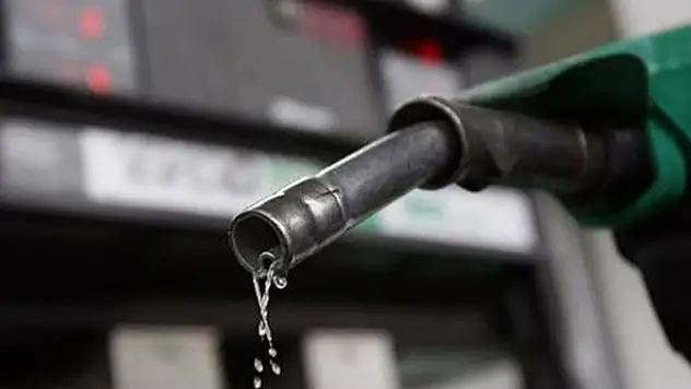 Benzine bir zam daha!