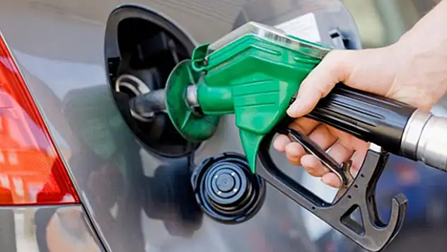 Benzine bir zam daha geliyor