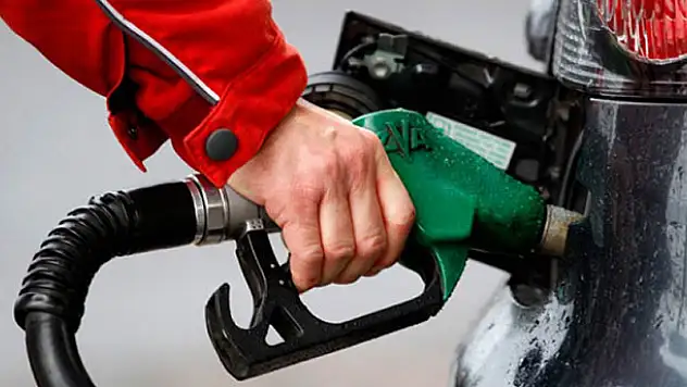 Benzine bir zam daha geliyor!