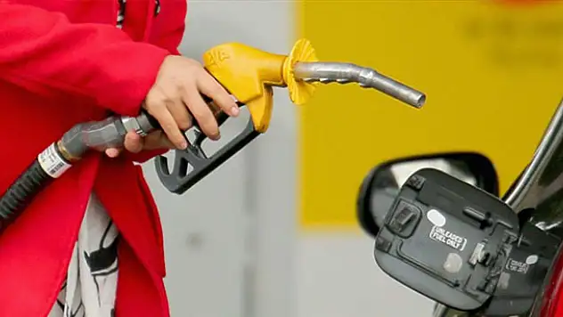 Benzine indirim