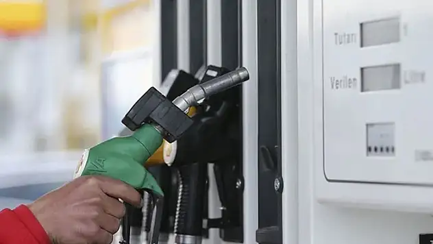 Benzine indirim geldi! İşte güncel akaryakıt fiyatları 