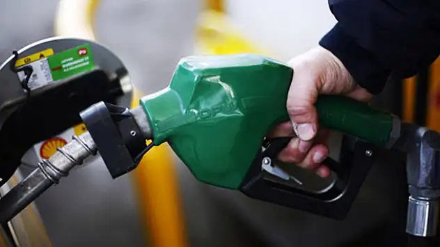 Benzine indirim, otogaza zam!