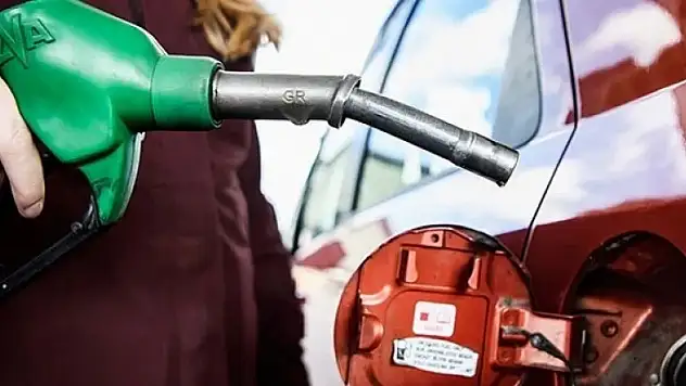 Benzine indirim üstüne indirim! Bugün bir indirim daha geliyor... 
