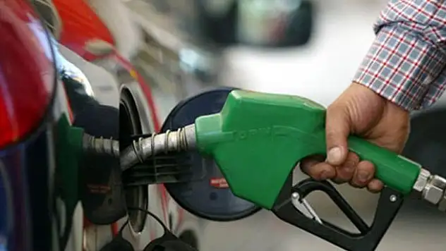 Benzine zam geldi
