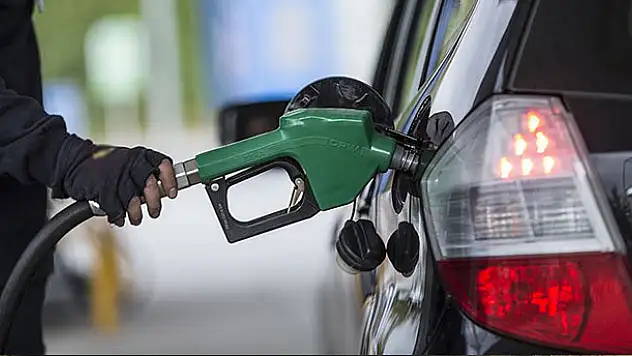 Benzine zam geldi!