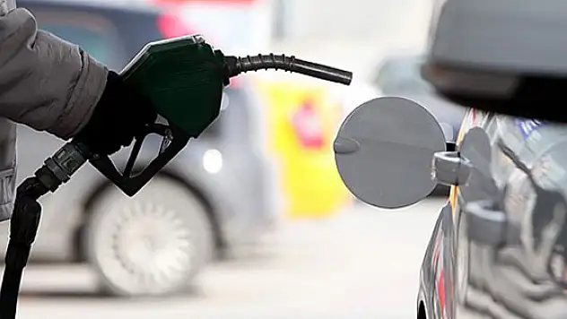 Benzine zam geldi!