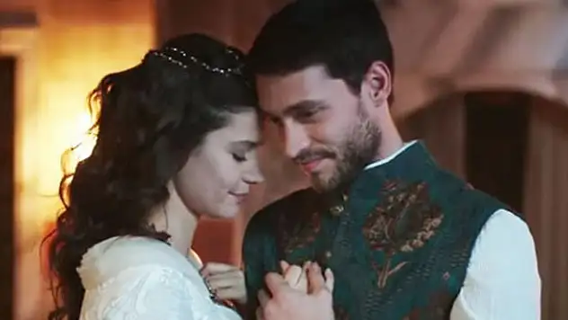 Beren Saat, Muhteşem Yüzyıl Kösem'e çare olamadı!