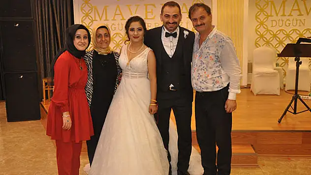Berfin ile Bekir dünyaevine girdi