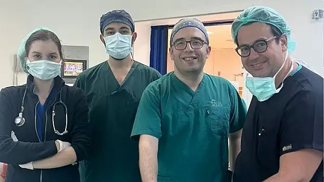 Beş günlük bebek, Selçuk Tıp'ta nefesine kavuştu