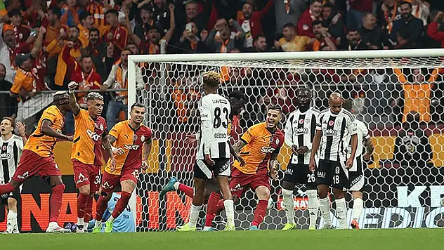 Beşiktaş, ligdeki ilk mağlubiyetini derbide yaşadı
