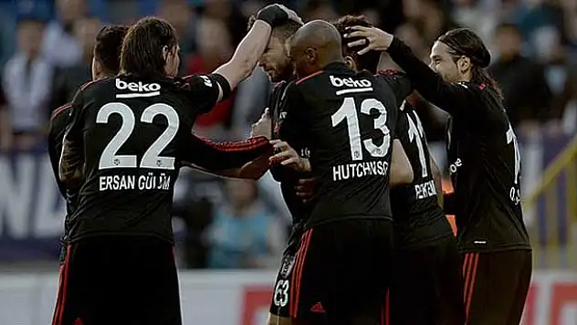 Beşiktaş maç fazlasıyla zirvede