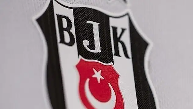 Beşiktaş, Mehmet Tuğra Yeşilyurt'la profesyonel sözleşme imzaladı