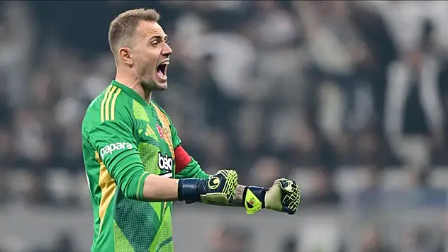 Beşiktaş, o isimle yollarını ayırdı