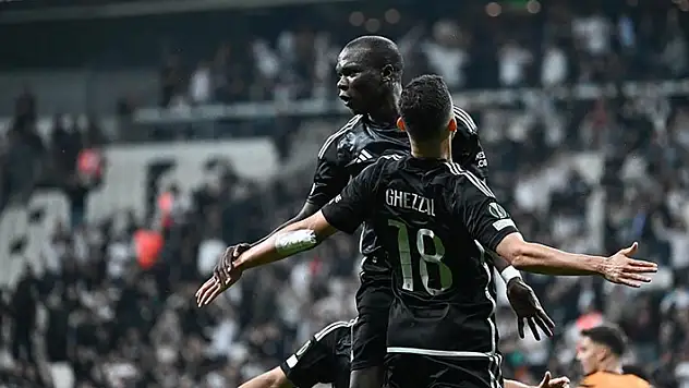 Beşiktaş'ta 5 futbolcu kadro dışı bırakıldı
