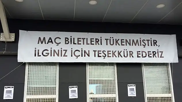 Beşiktaş taraftarı dev maça hazır