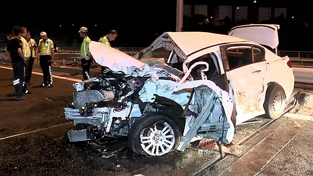 Beşiktaş TEM Otoyolu'nda zincirleme trafik kazası 1'i ağır 3 yaralı