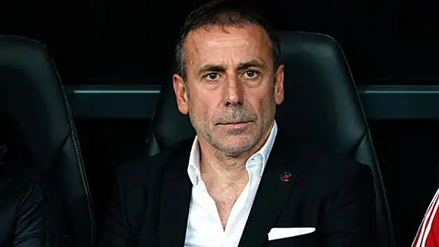 Beşiktaşlı taraftarlar ateşi yaktı: Güle güle sana Avcı