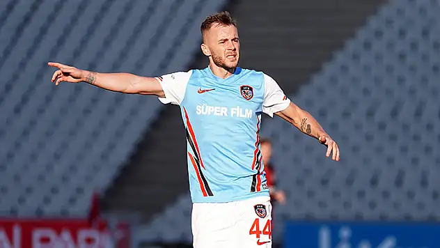 Beşiktaş'ta Josef gidiyor, Maxim geliyor