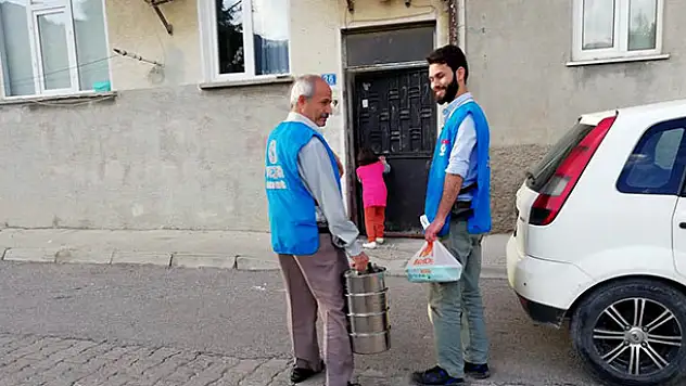 Beşir Derneğinden ihtiyaç sahiplerine iftarlık