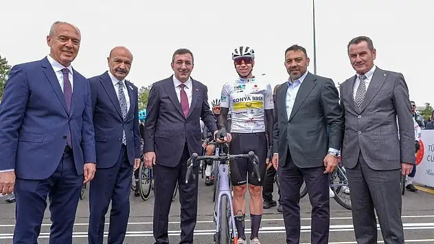 Beyaz mayo Mustafa Tarakçı'nın! Konya'nın gururu oldu