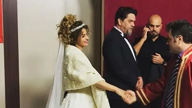 Beyazıt Öztürk ile Büşra Pekin nikah masasına oturdu