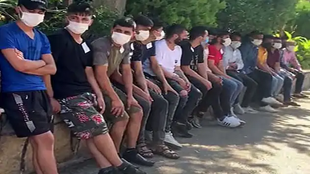 Beyoğlu'nda kaçak göçmen operasyonu: 35 yabancı şahıs yakalandı
