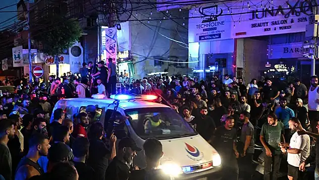 Beyrut'ta Hizbullah'ın kalesinde meydana gelen patlamada 3 kişi öldü, 74 kişi yaralandı
