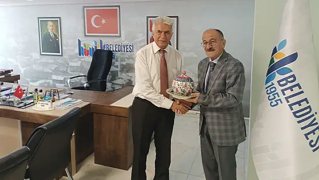 Beyşehir Belediye Başkanı Bayındır, Hüyük Belediye Başkanı Sefer'i ziyaret etti
