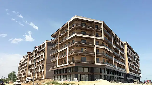 Beyşehir Belediyesi göl manzaralı 10 lüks konutu satışa çıkardı