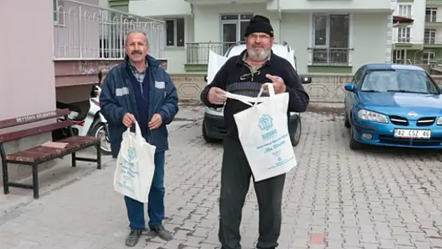 Beyşehir Belediyesi'nden vatandaşlara ücretsiz bez alışveriş torbası