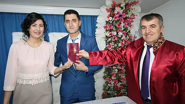 Beyşehir'de 2017 yılının ilk nikahı kıyıldı