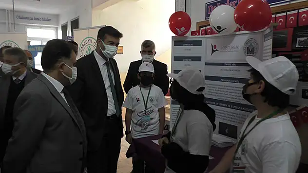 Beyşehir'de 4006 Bilim Fuarı açıldı
