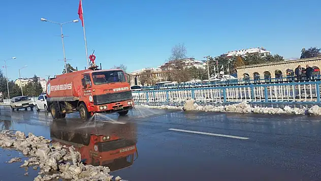 Beyşehir'de buzlanmaya karşı solüsyonlu önlem