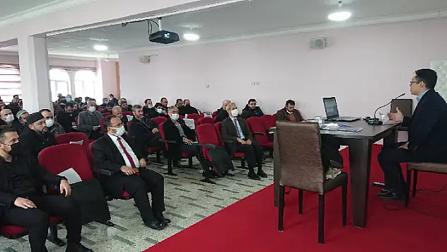 Beyşehir'de din görevlilerine koruyucu aile semineri verildi
